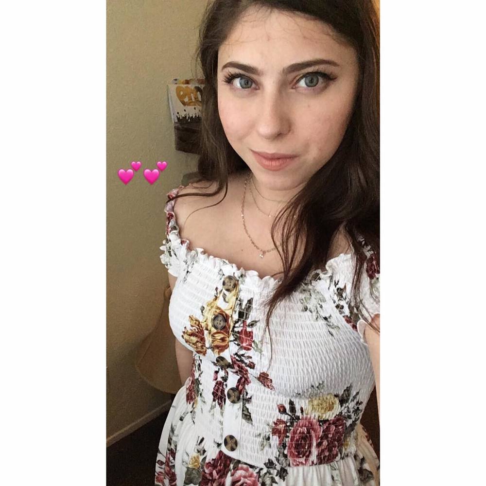 Meet your Posher, Ariella